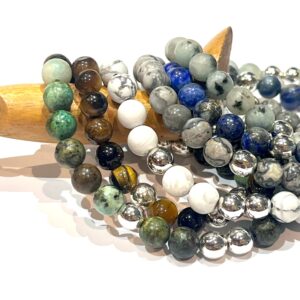 Bracelet homme en pierres naturelles de granite bleu jaspe grise lapis lazuli œil du tigre turquoise blanche ou turquoise d'Afrique conçu sur mesure avec des perles de 6 mm