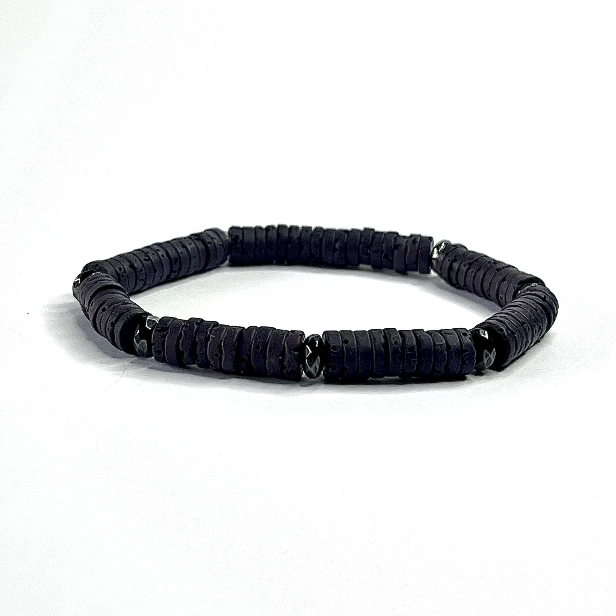 Bracelet homme pierres naturelles de lave noires et hématites noires conçu sur mesure avec des perles de 6 mm