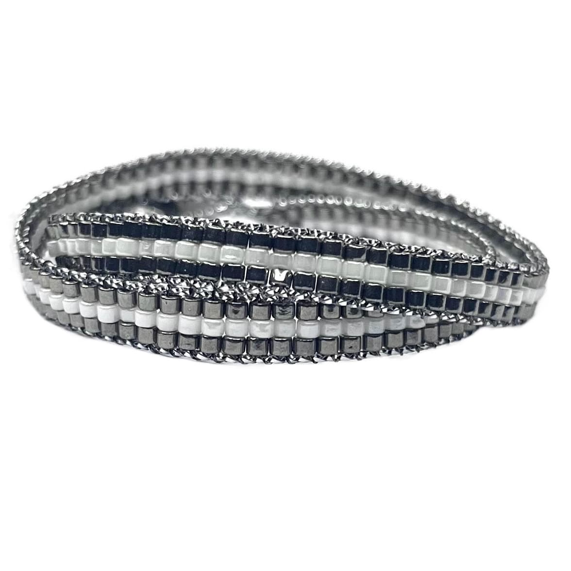 Manchette femme en perles Japonaise Miyuki, argenté et blanche conçu des perles de 2 mm