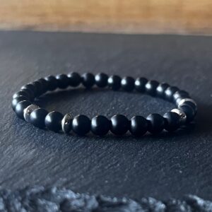Bracelet homme en agate noire et en acier inoxydable conçu sur mesure avec des perles de 6 mm