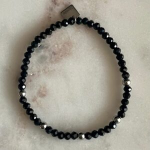 Bracelet femme en perles à facettes et en acier inoxydable scintillantes et élégant conçu sur mesure avec des perles de deux millimètres